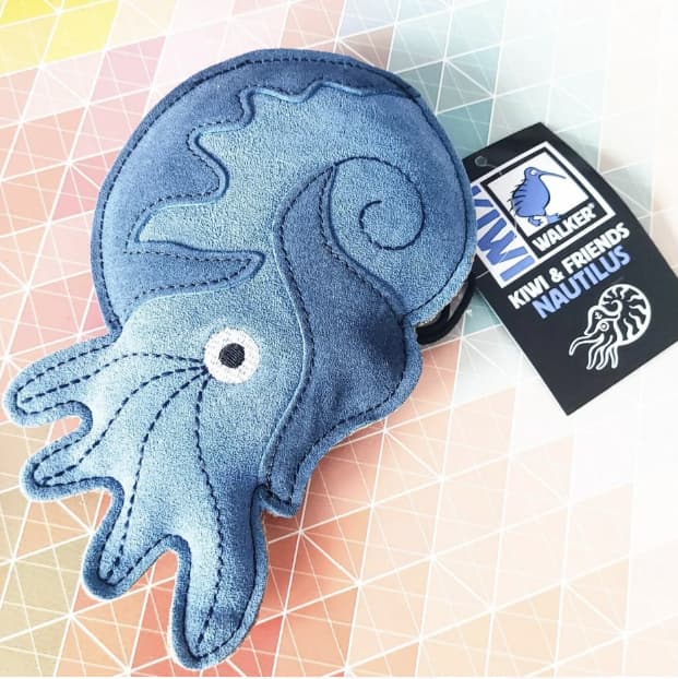 קיווי צעצוע לכלבים שבלול כחול בציפוי מעור ומילוי קוקוס 20 סמ